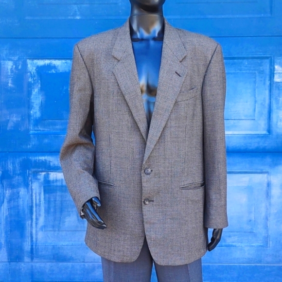 YSL Men's Pure Wool Luxury (2) Button Blazer - Picture 13 of 17